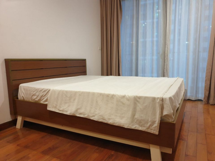 Em cần nhượng lại căn hộ ở Chelsea Park Trung Kính, 3 phòng ngủ, 2 vệ sinh, Full nội thất, Giá chỉ có 5.6 tỷ