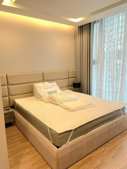 Chính chủ bán chung cư 108m2 3PN mặt đường Khúc Thừa Dụ, Thành Thái Cầu Giấy Hà Nội. Giá chỉ 7.55 tỷ