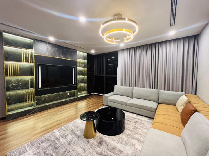 Chính chủ cần bán gấp căn hộ S04, DT 77m2, tầng 17, view nội khu, tại Mipec Xuân Thủy, Cầu Giấy