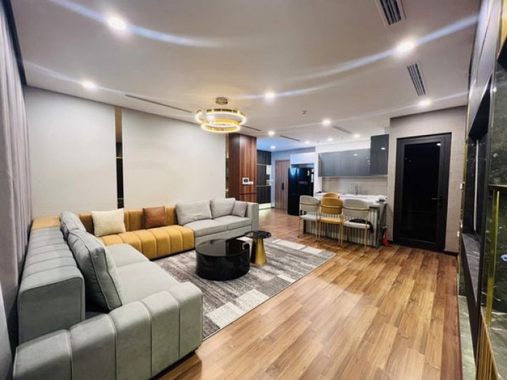 Chính chủ cần bán gấp căn hộ S04, DT 77m2, tầng 17, view nội khu, tại Mipec Xuân Thủy, Cầu Giấy