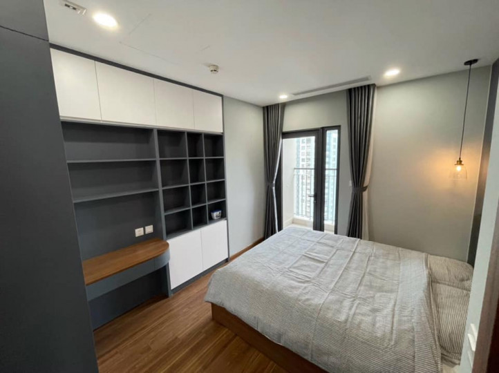 Em cần bán căn hộ Central Field Trung Kính, 3 phòng ngủ, 2 vệ sinh, Full nội thất giá chỉ có 5.1 tỷ