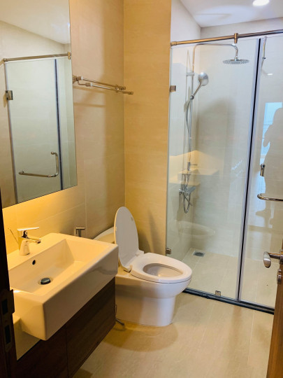 Cần bán gấp căn hộ chung cư ở Central Field Trung Kính 105m² 3PN full nội thất giá chỉ từ 4.9 tỷ