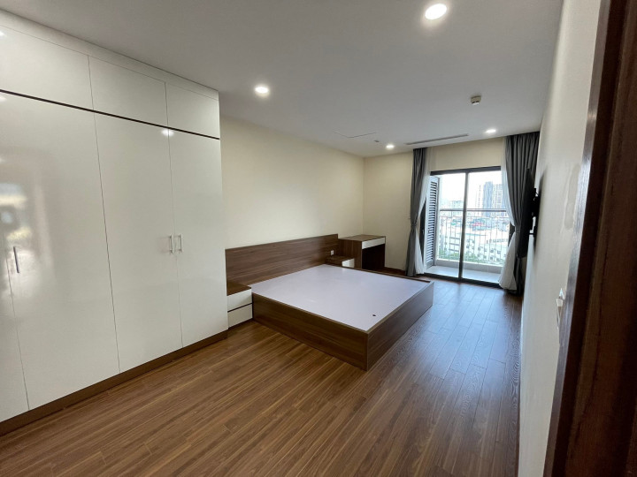 Bán căn hộ Golden Park Tower 96m2, 3 phòng ngủ, full nội thất 5.35 tỷ - giá tốt nhất