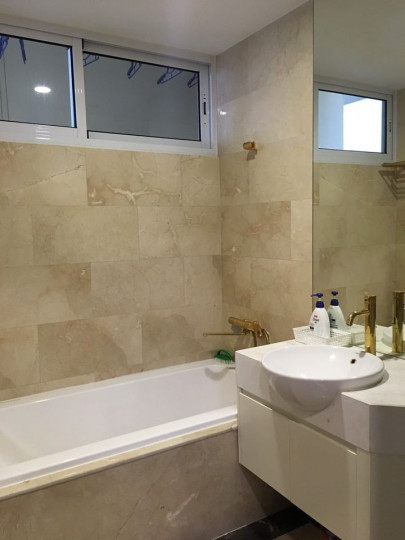 Anh em cần bán gấp căn hộ 144m2 3PN ở tại Dolphin Plaza Mỹ Đình Full đồ 6.9 Tỉ. LH: 0523534786