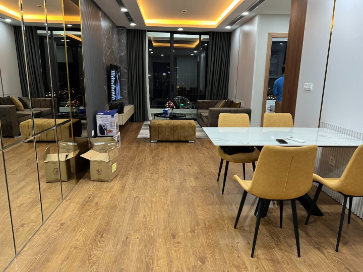 Tôi cần bán căn hộ tại The Park Home, Cầu Giấy, HN. Tầng trung, 2PN, 2WC, full đồ, lh 0852111838