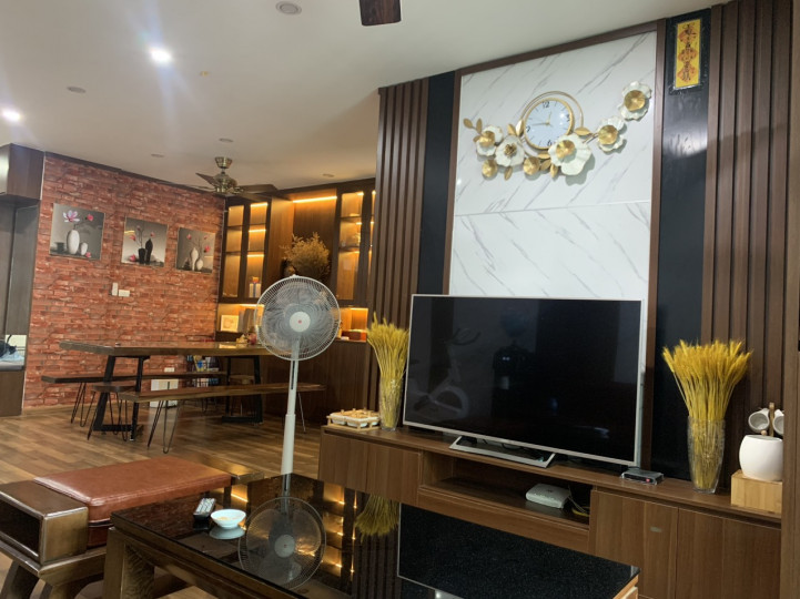Bán căn hộ R2 Goldmark City Hồ Tùng Mậu 116m2 3PN 2WC full nội thất giá 5.9 tỷ, liên hệ: 0852111838