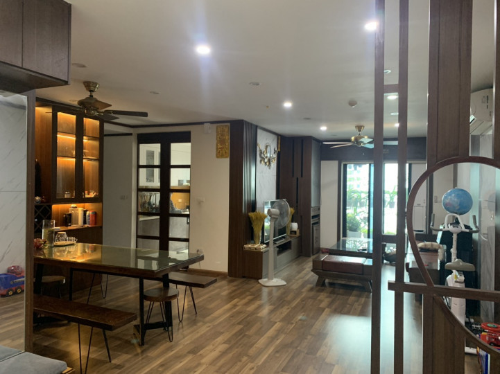 Bán căn hộ R2 Goldmark City Hồ Tùng Mậu 116m2 3PN 2WC full nội thất giá 5.9 tỷ, liên hệ: 0852111838