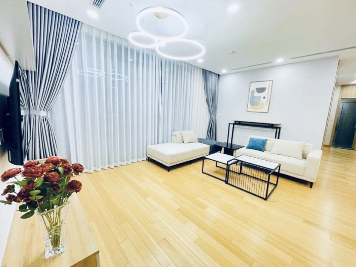 BÁN GẤP căn 2 ngủ RẺ NHẤT THỊ TRƯỜNG chung cư Indochina Cầu Giấy, full đồ Chỉ 4.5 tỷ, có lốt oto