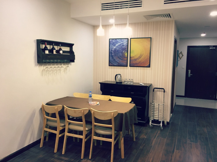 Chính chủ bán căn hộ 98m2, view mặt đường Cầu Giấy, căn hộ 2PN đẹp nhất dự án Discovery Complex 302 Cầu Giấy