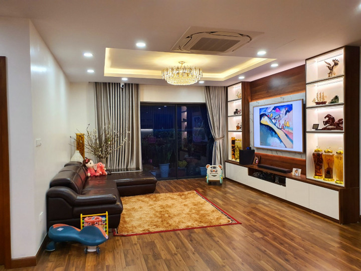 Cần bán nhanh căn chung cư Goldmark City, 3 phòng ngủ, 2 vệ sinh, 135m2 Full nội thất. Lh 0906.212.358