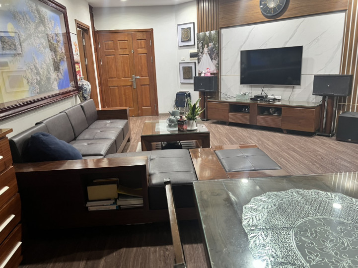 Bán Nhanh Căn Hộ 3PN - DT 110m2, Thuộc Dự Án Chung Cư 173 Xuân Thủy, View Đẹp, Nội Thất Full