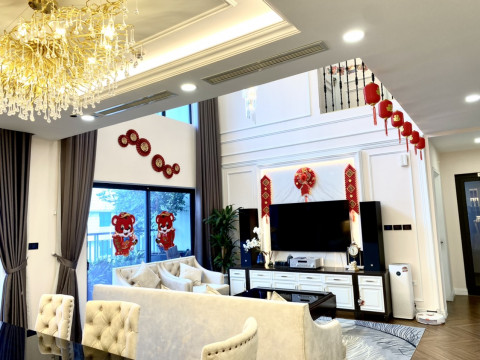 Siêu phẩm - Goldmark City Hồ Tùng Mậu, Tòa D, 3 phòng ngủ, 186m2 nội thất siêu đẹp đang được chào bán với giá 11.x tỷ