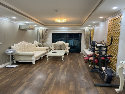 Gia đình cần cho thuê căn hộ chung cư Goldmark City 136 Hồ Tùng Mậu 100m2 3PN full đồ 16tr