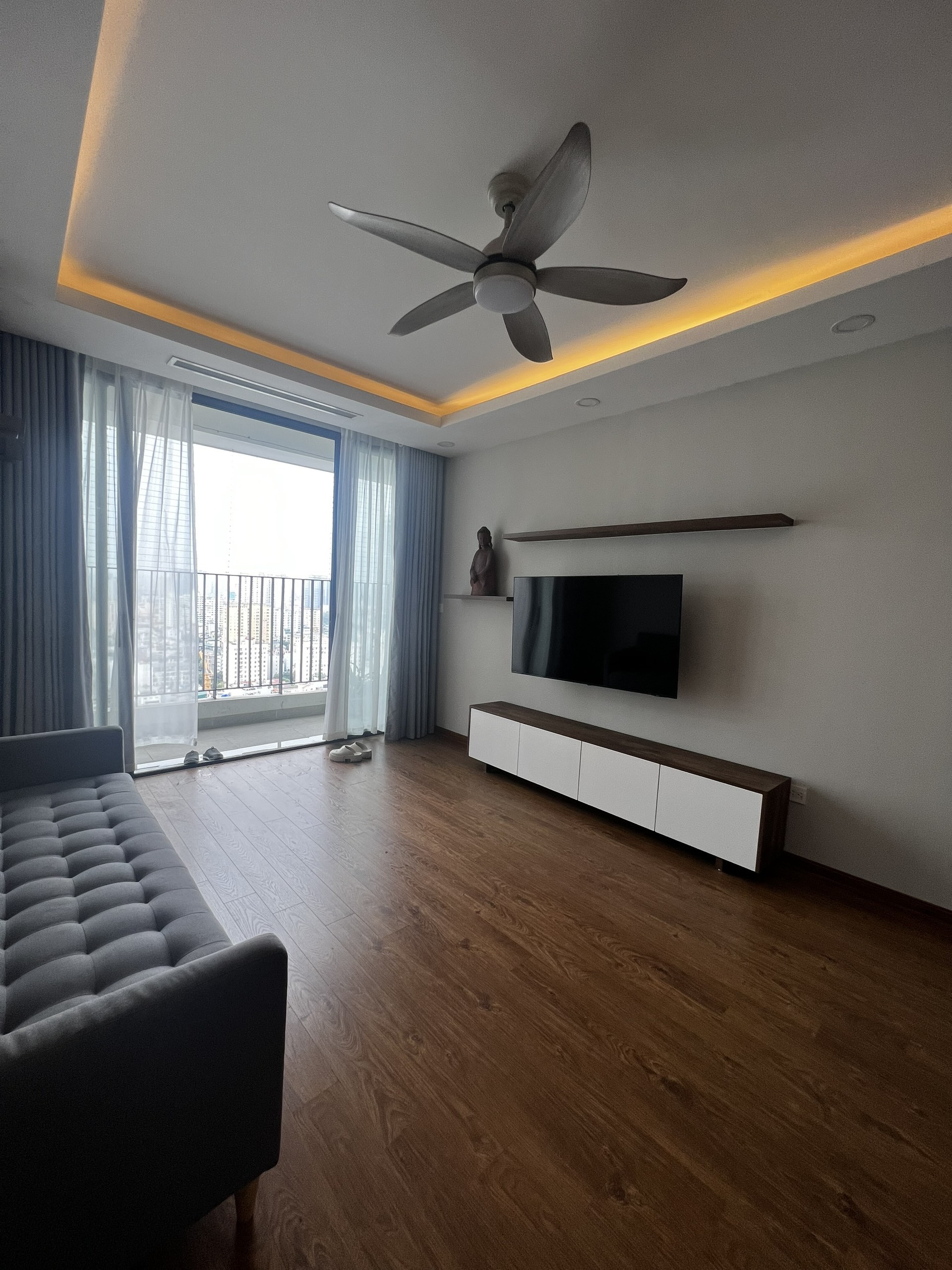 Cho thuê căn hộ cao cấp 3PN chung cư The Park Home Cầu Giấy 135m2 full đồ giá 23tr. LH: 0964370279