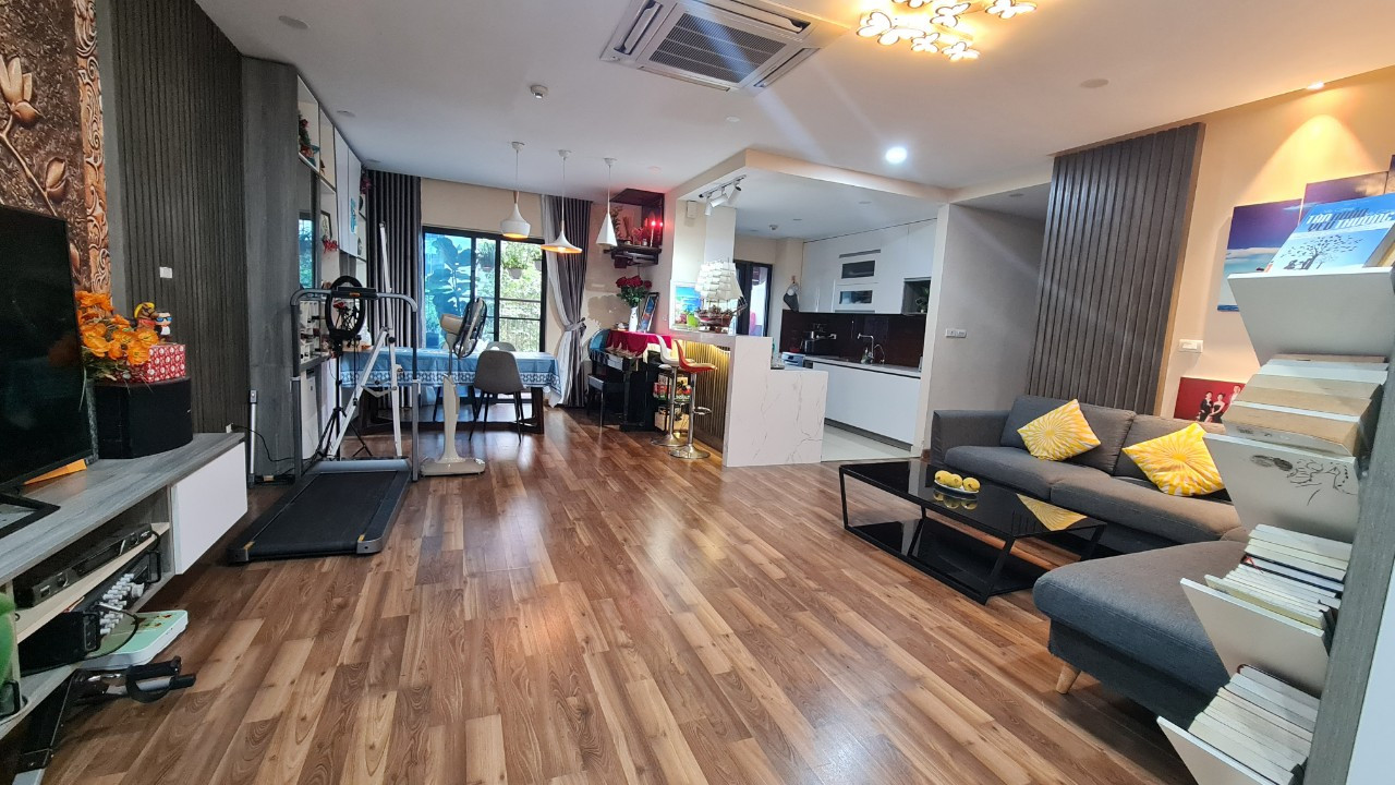 Gia đình cần cho thuê căn hộ Goldmark City 136 Hồ Tùng Mậu 115m 3PN 2WC full nội thất 18tr/tháng. LH: 0964370279