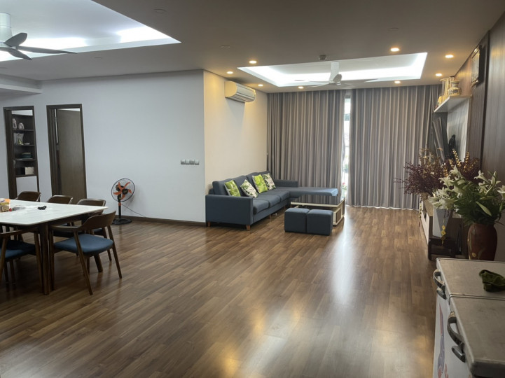 Bán chung cư Ngoại Giao Đoàn, phường Xuân Tảo, Bắc Từ Liêm, Hà Nội. Tầng trung, 4PN, 2WC, full đồ