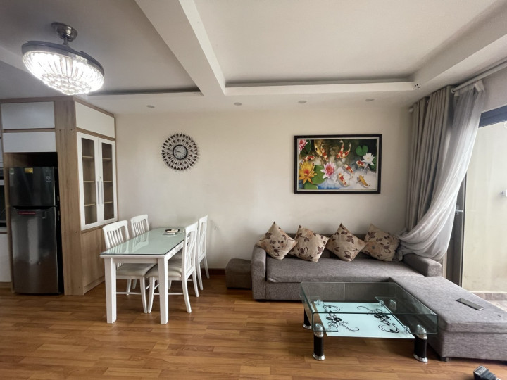 Tôi cần cho thuê căn hộ như hình tại chung cư Home City Trung Kính 2PN2WC 70m2 full đồ giá 14tr/tháng. LH: 0852111838