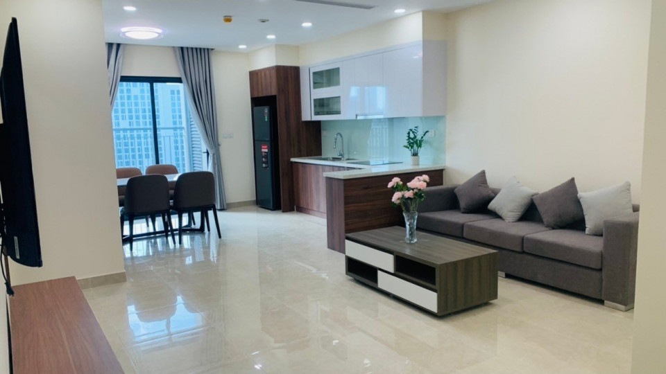 Cho thuê gấp căn hộ tại Golden Park cạnh CV Cầu Giấy, 3PN 96m2 full đồ giá tốt. LH: 0964370279