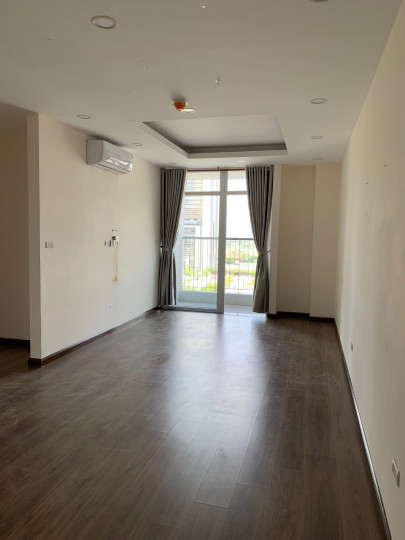 Cho thuê CC Center Point Cầu Giấy căn 2PN Cơ Bản giá 13tr