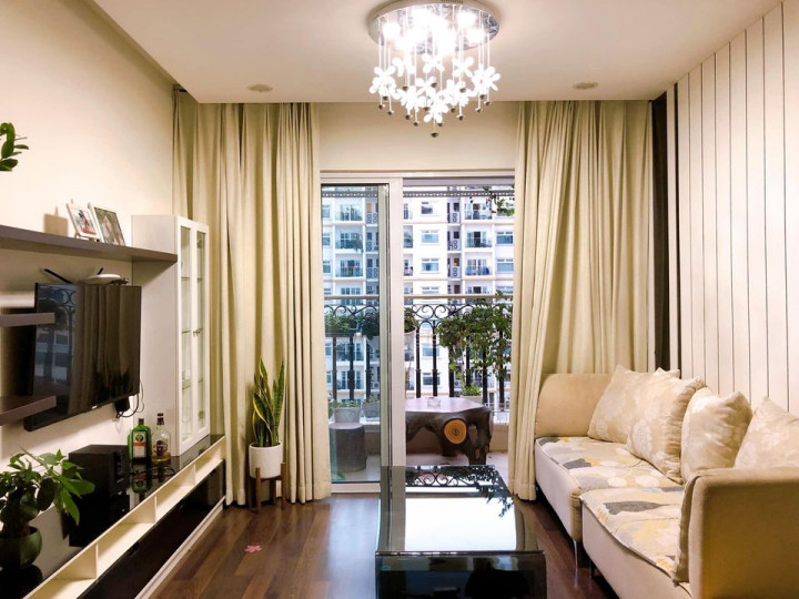 Cho thuê căn 2PN full nội thất chung cư Cầu Giấy Center Point giá 15.5 triệu