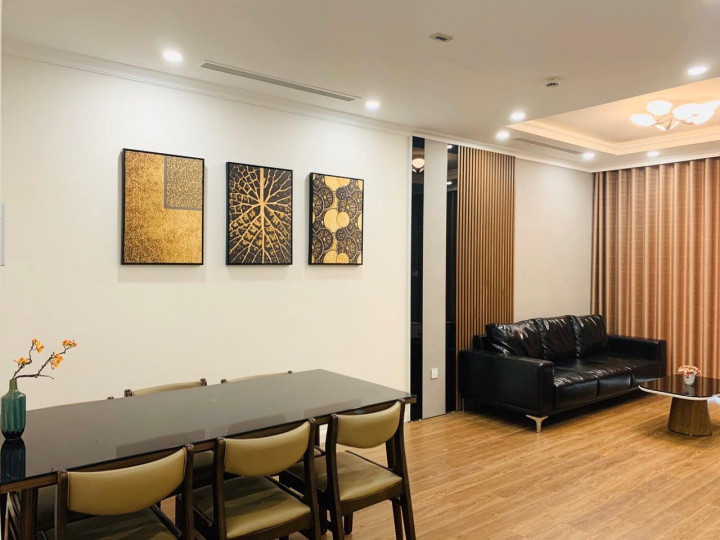 Cho thuê căn 3PN full nội thất giá 20tr tại Home City Trung Kính