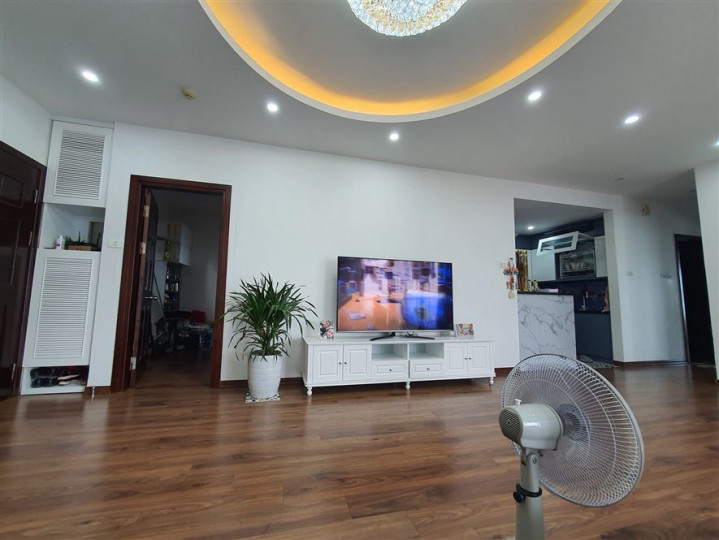 Bán chung cư 173 Xuân Thủy, Cầu Giấy, Hà Nội. Full nội thất, 3PN, 2WC, giao dịch nhanh.