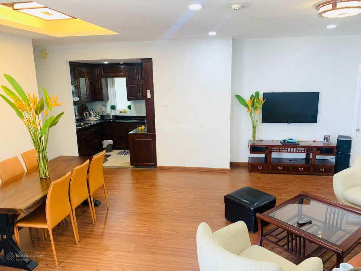 Căn hộ siêu phẩm chủ nhà cần ra đi dự án 173 Xuân Thuỷ, Q. Cầu Giấy 3PN 2WC full nội thất 5 tỷ