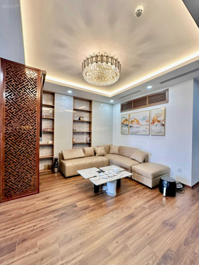 Chính chủ gửi bán nhanh căn 3PN chung cư Golden Park giá cực rẻ chỉ 6.8 tỷ, full nội thất liền tường