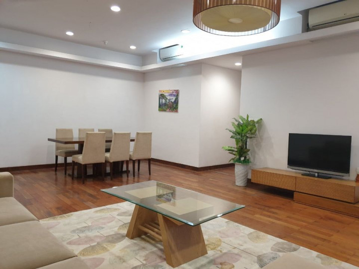 Em cần nhượng lại căn hộ ở Chelsea Park Trung Kính, 3 phòng ngủ, 2 vệ sinh, Full nội thất, Giá chỉ có 5.6 tỷ