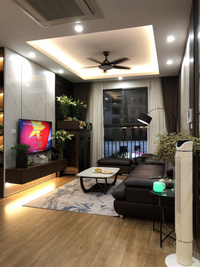 Chính chủ gửi bán CC Center Point Cầu Giấy căn 3PN full nội thất giá Chỉ có 5.4 tỷ