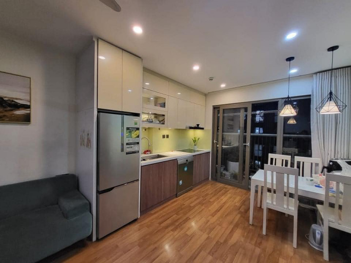 Cần nhượng lại căn hộ Home City Trung Kính, 2 phòng ngủ, 2 vệ sinh, nội thất cơ bản, giá chỉ 3 tỷ