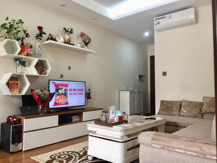 Chính chủ gửi bán nhanh căn hộ 2PN 2WC 70m2 siêu đẹp ở Home City Trung Kính giá chỉ có 3.35 tỷ