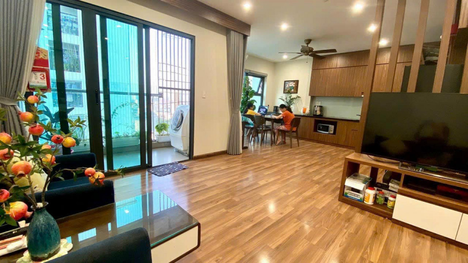 Tôi bán gấp căn góc - BC: Đông Nam 3 PN - 2WC, ban công ĐN, DT: 110m2, Mỹ Đình Plaza 2 - 3,8 tỷ