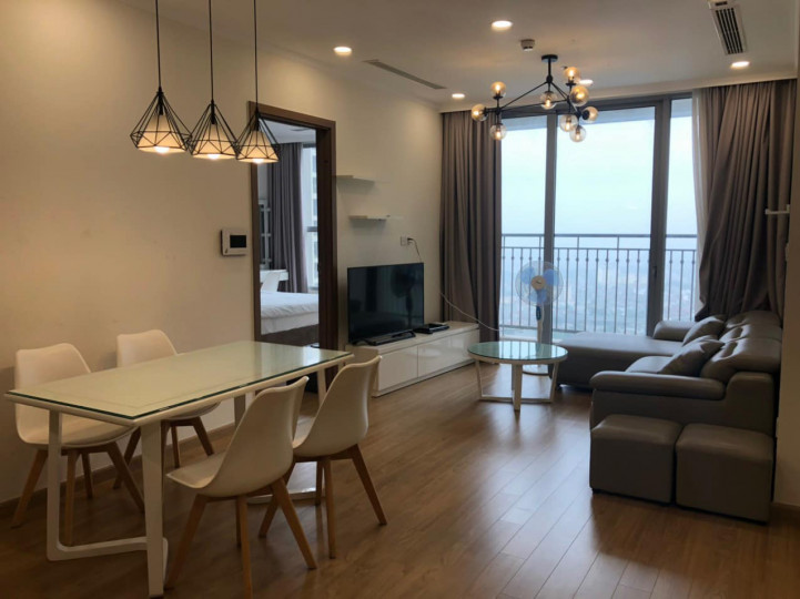 Chính chủ gửi bán gấp căn hộ 73m2 2PN 2WC tầng trung tại Vinhomes Gardenia. Lh: 0523559679