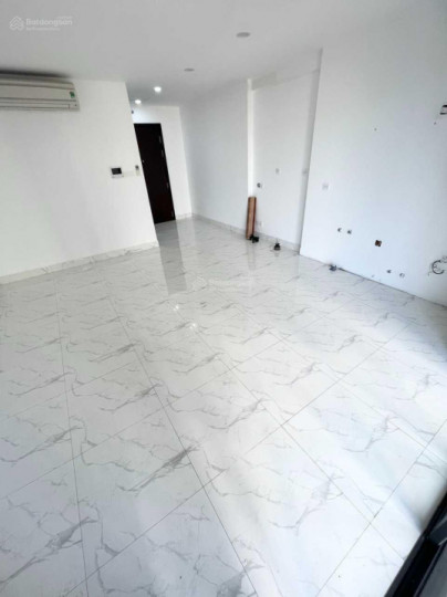 Cho thuê studio đồ cơ bản, sẵn làm văn phòng tại tòa C2 D'Capitale, được phép đăng kí kinh doanh giá chỉ 11tr. LH: 0388 682 596
