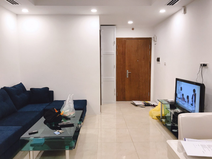 Cho thuê căn 2PN full nội thất giá 15.5tr tại Center Point Lê Văn Lương