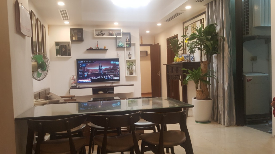 Cho thuê CC Center Point Lê Văn Lương căn 3PN full nội thất giá 16tr