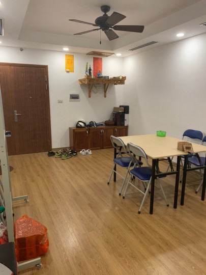 Cho thuê căn 2PN full nội thất giá 12tr tại Center Point Lê Văn Lương
