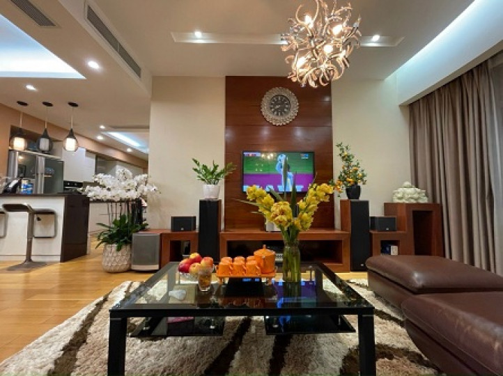 Gia đình cần bán căn hộ 3 PN, 105m2 KĐT Nam Cường, Cổ Nhuế, giá 3,9 tỷ LH: 0523534786