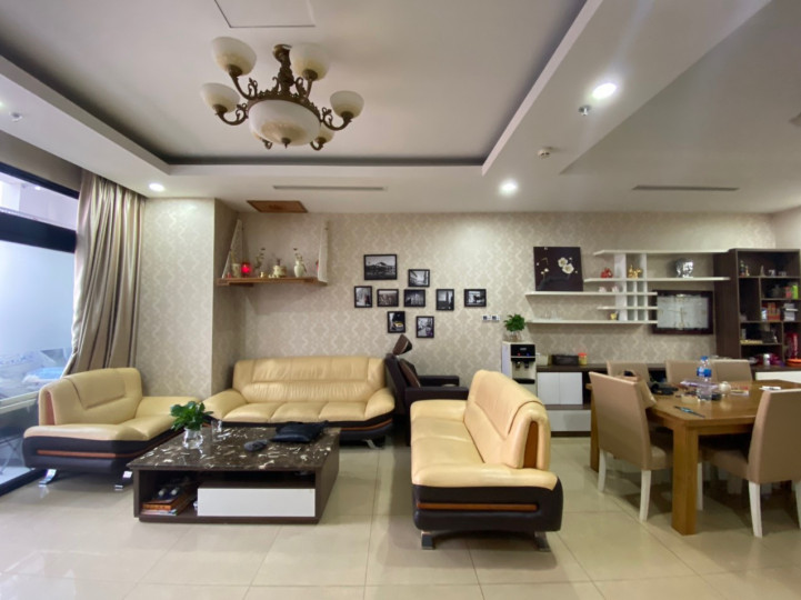 Cho thuê CCCC Royal City - Nguyễn Trãi căn 2PN full nội thất giá 17tr. LH: 0964370279