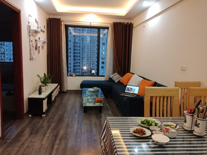 Tôi cần bán gấp căn hộ ở CC Green Stars DT 67m2, 2PN Giá bán 2,7 tỷ. LH: 0523534786