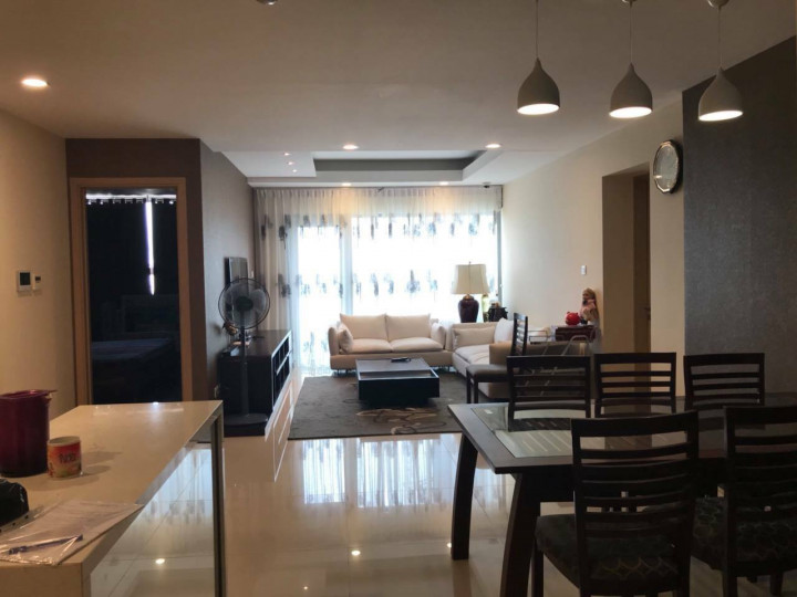 Do nhà có việc phải về quê, chính chủ bán căn hộ 2PN 2WC tại Thăng Long Number One. Liên hệ: 0936485622