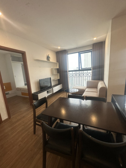Cần bán gấp 2 căn hộ 81m2 và 96m2 tại CT8 The Emerald Đình Thôn. Giá từ 3,2 tỷ. LH: 0852111838