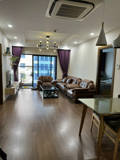 Cần bán chung cư 18 Phạm Hùng, tầng cao lô góc 2 mặt thoáng khu vực giao thông thuận tiện.  Liên hệ: Mr Hoàng: 0852111838