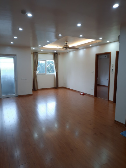 Chính chủ cần bán căn hộ căn góc 120m2, KDT mới Nghĩa Đô - Hoàng Quốc Việt. Giá 4,8 tỷ