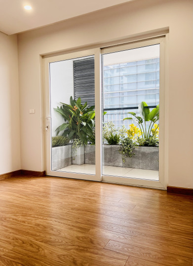 Chính chủ cần bán căn hộ 82,7m2 2PN Khu Ngoại Giao Đoàn 4 tỷ bao phí sang tên.