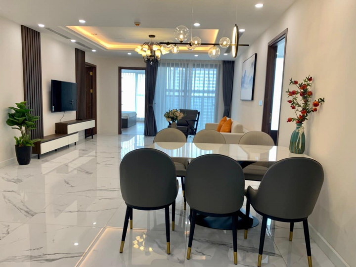 Cần bán căn hộ A1, diện tích 164m2, có đồ. Hướng nhìn Phạm Hùng, CC Sunshine Center