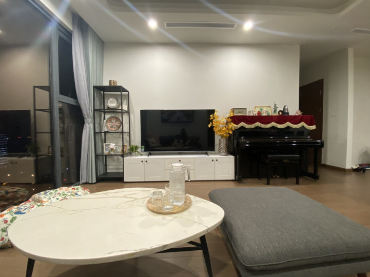 Chính chủ bán căn 3PN tại The Matrix One, 130m2, nhà đẹp full nội thất. Liên hệ Mr Hoàng: 0523559679