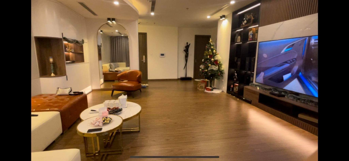 0906212358 Chính chủ bán căn 3 ngủ dual key 3N + 1 135m2 Vinhomes Westpoint - Phạm Hùng giá 6,3 tỷ