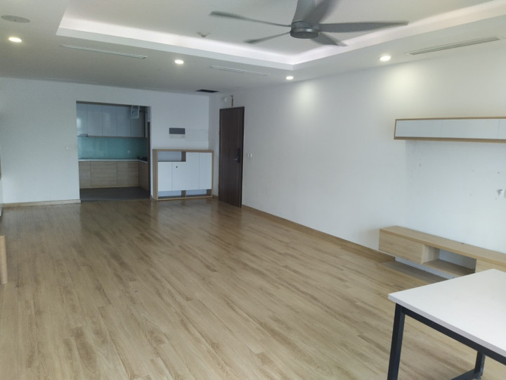Bán căn hộ bao phí chung cư Hà Nội Paragon, Dịch Vọng, Cầu Giấy. 3PN, tầng thấp, gọi 0969.636.235